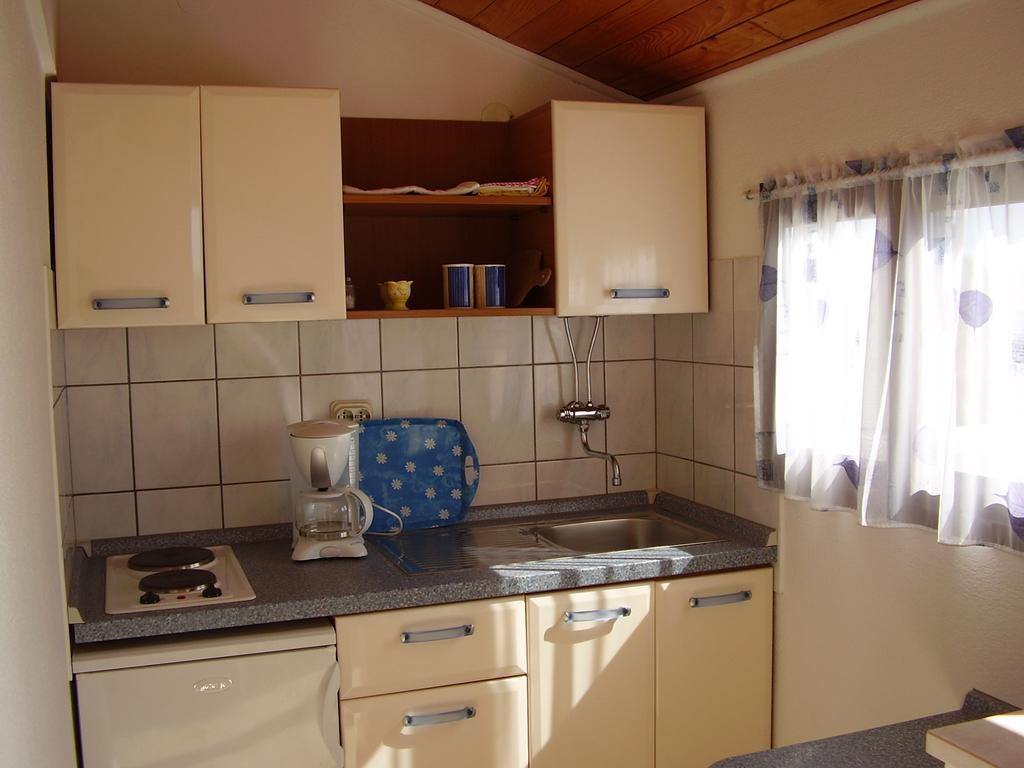 Guesthouse Apartment Bozica Bol Room photo