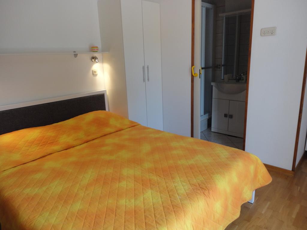 Guesthouse Apartment Bozica Bol Room photo